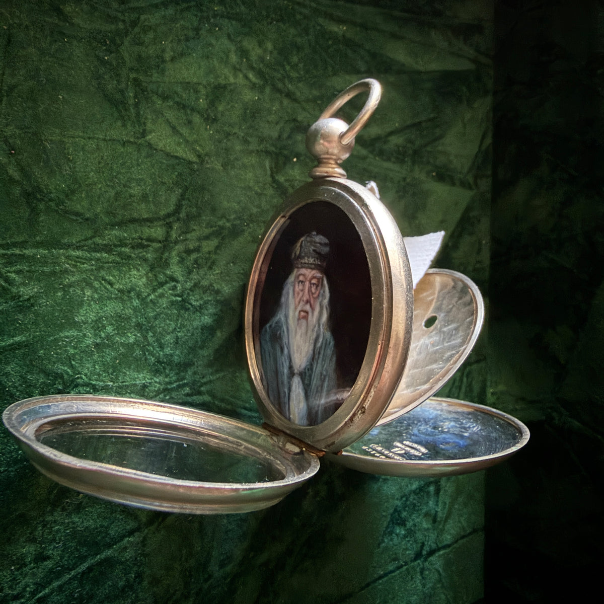 Magical Miniatures : The Headmaster - POCKET PORTRAIT 02